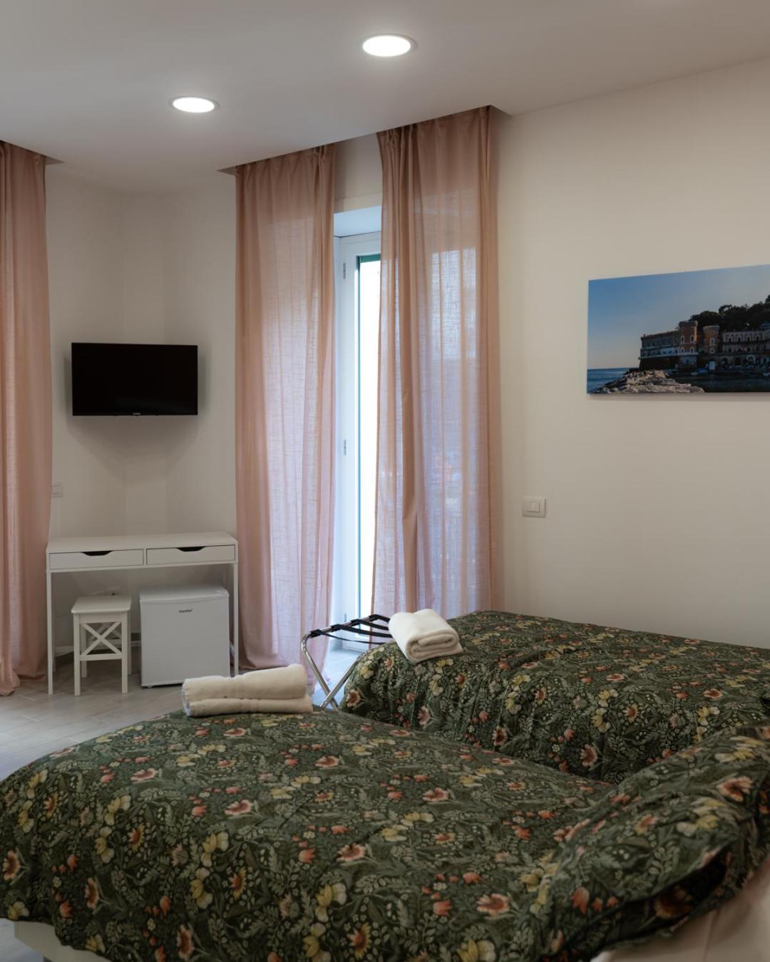 Dimora Cavour Hotel เนเปิลส์ ห้อง รูปภาพ