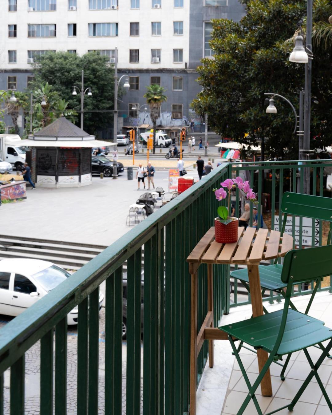 Dimora Cavour Hotel เนเปิลส์ ภายนอก รูปภาพ