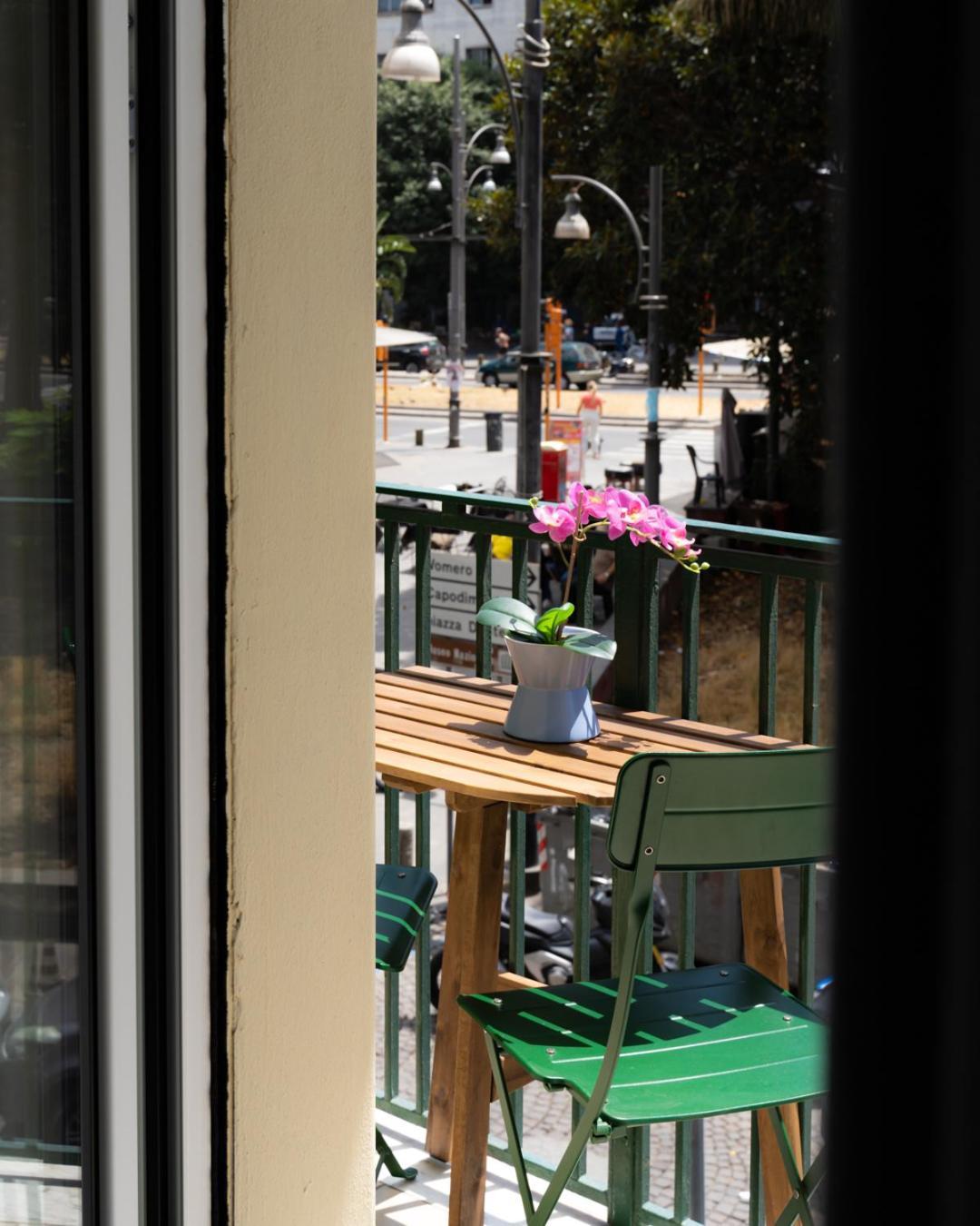 Dimora Cavour Hotel เนเปิลส์ ภายนอก รูปภาพ
